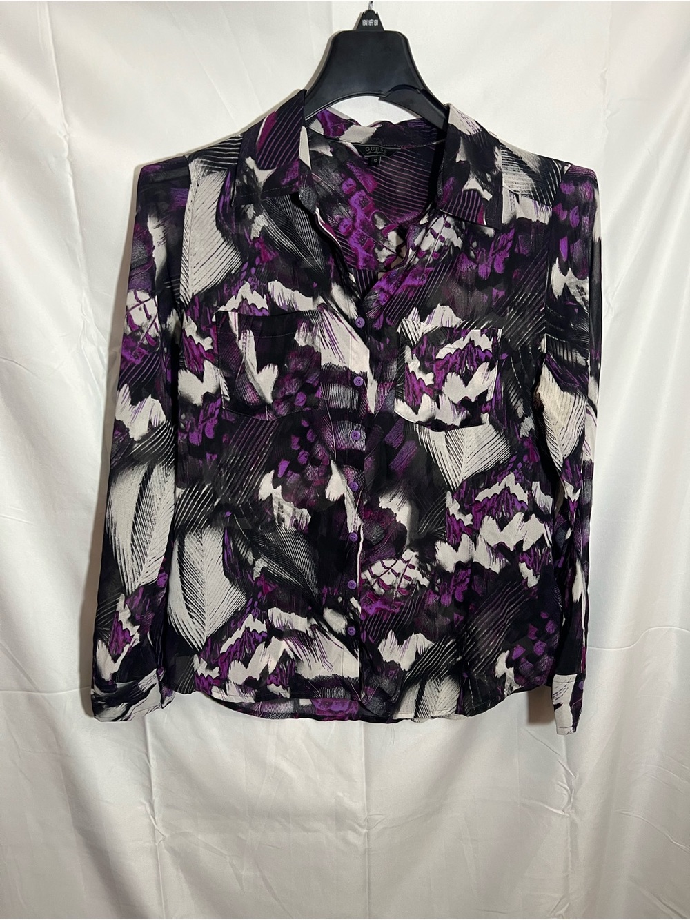 Size Small Guess Women’s Printed Button-Front Blouse in Purple and Black